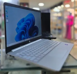 New Laptop HP Stream Notebook 8GB Intel Core i7 SSD 512GB