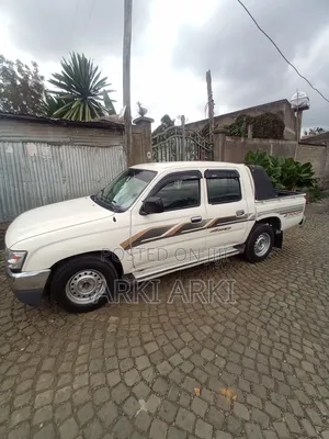 Toyota Hilux 1998 White