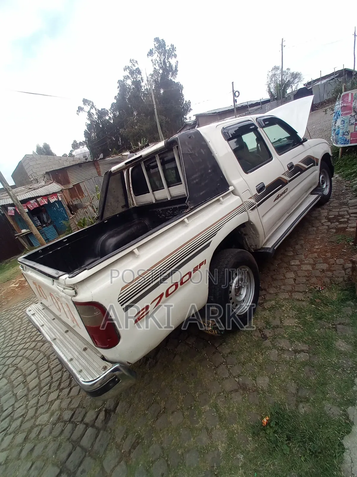 Toyota Hilux 1998 White