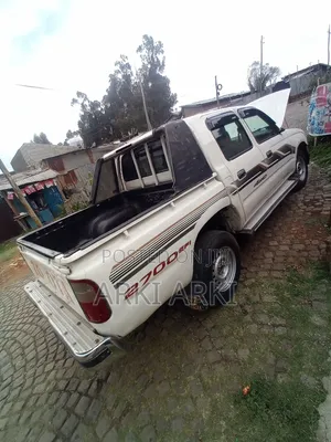 Toyota Hilux 1998 White