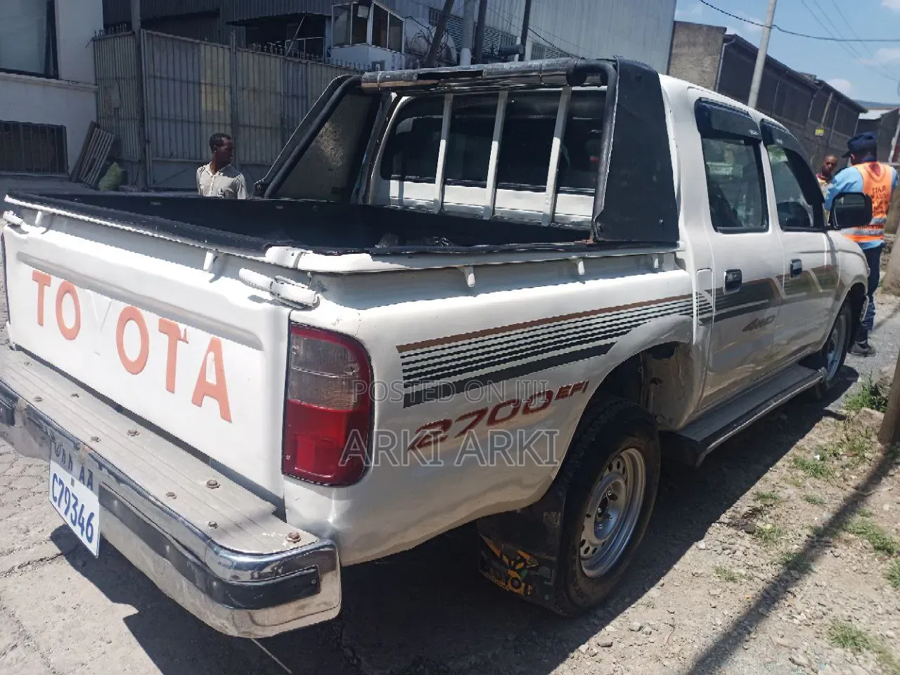 Toyota Hilux 1998 White
