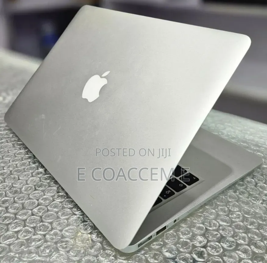 New Laptop Apple MacBook 8GB Intel Core i7 SSD 512GB
