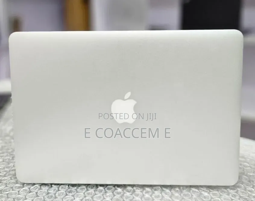 New Laptop Apple MacBook 8GB Intel Core i7 SSD 512GB