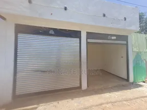 2 Shutters