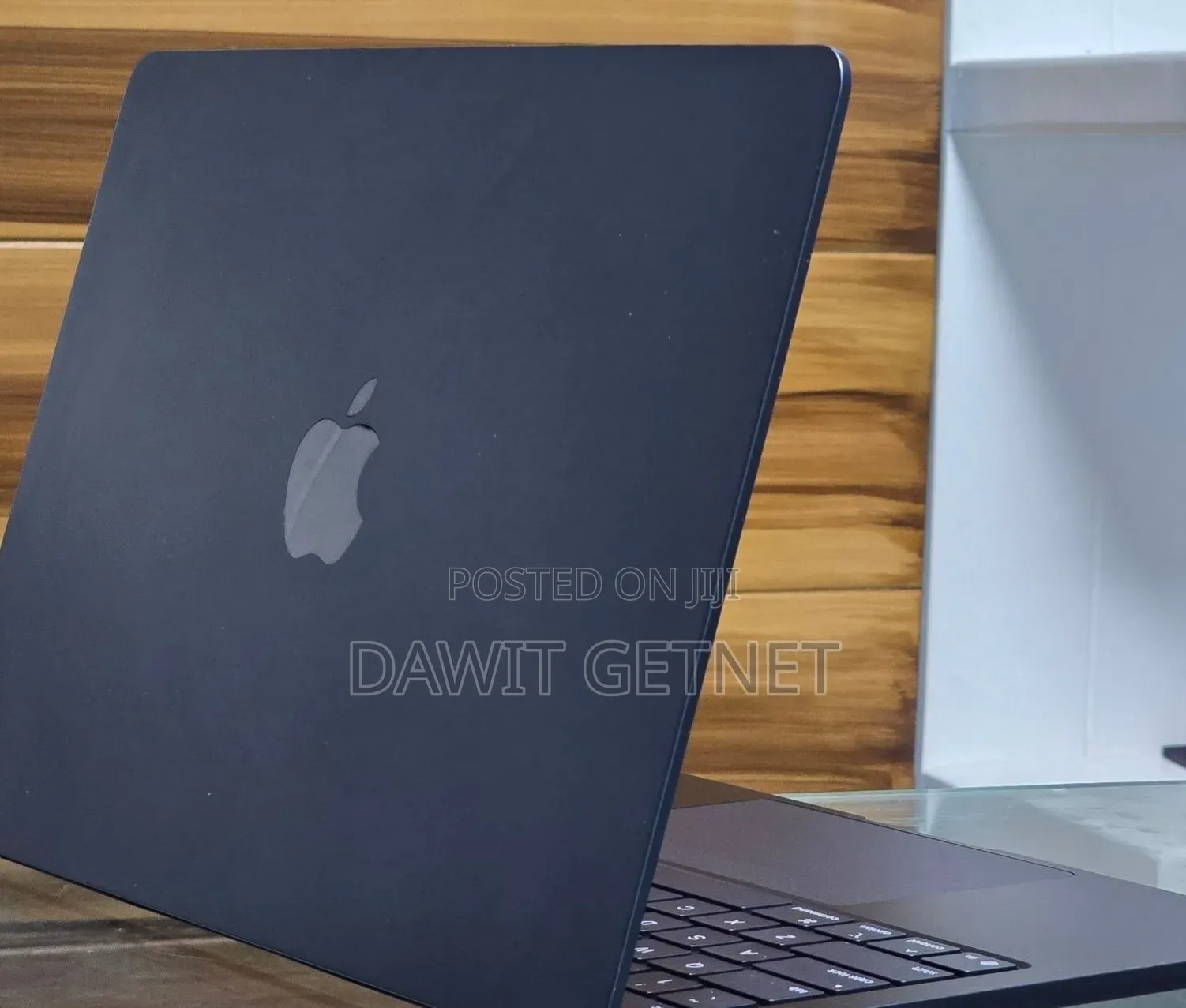 New Laptop Apple MacBook Air 2025 M4 13-inch 16GB Apple M4 SSD 256GB