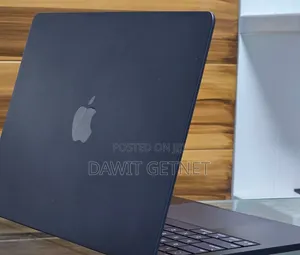 New Laptop Apple MacBook Air 2025 M4 13-inch 16GB Apple M4 SSD 256GB