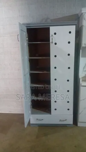 Shoe Rack, Chama Maskemecha