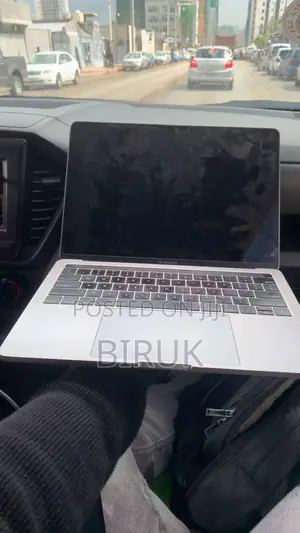 Laptop Apple MacBook Pro 2018 16GB Intel Core i7 SSD 256GB