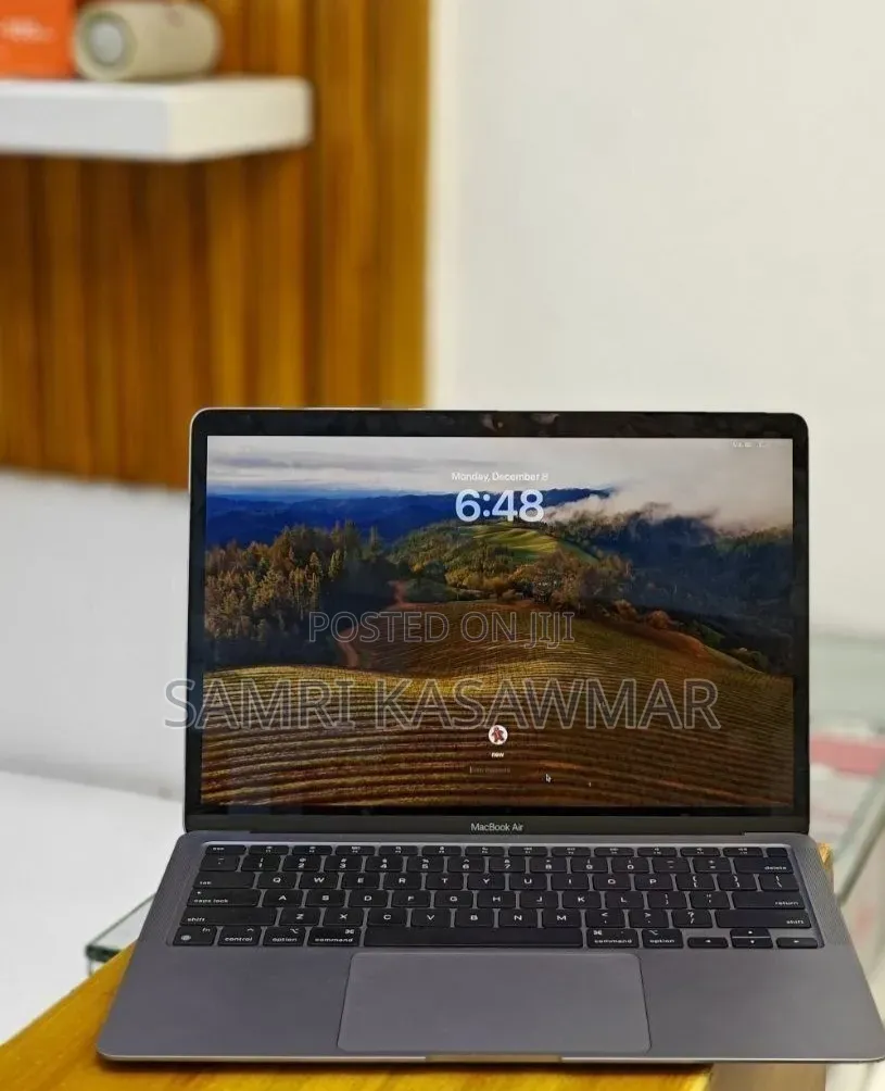 New Laptop Apple MacBook Air 2020 M1 8GB Intel Core i7 SSD 256GB