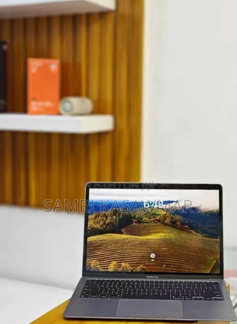 New Laptop Apple MacBook Air 2020 M1 8GB Intel Core i7 SSD 256GB