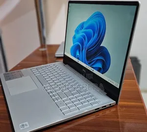 New Laptop Dell Inspiron 15 8GB Intel Core i5 SSD 256GB