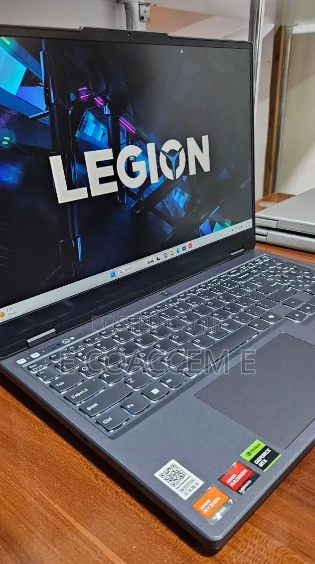 New Laptop Lenovo 16GB AMD Ryzen 7 SSD 512GB