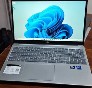 New Laptop HP 16GB Intel Core Ultra 7 SSD 512GB