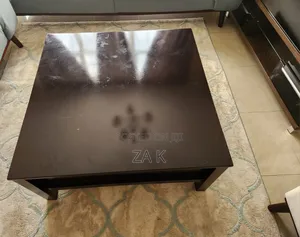 Slightly Used Center Tabel