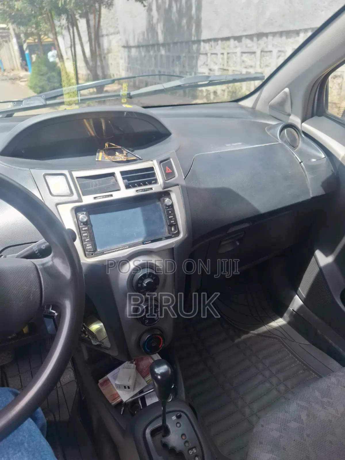Toyota Yaris 2010 Gray