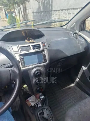 Toyota Yaris 2010 Gray