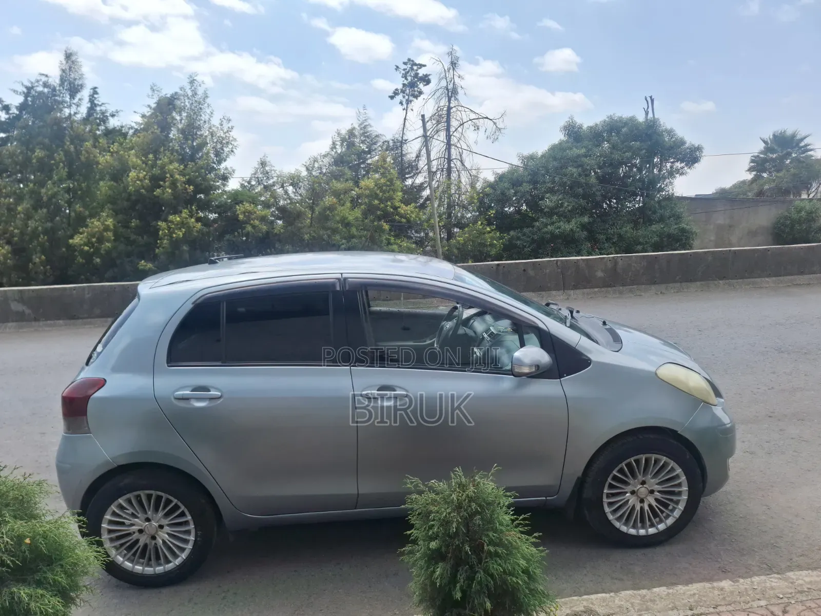 Toyota Yaris 2010 Gray