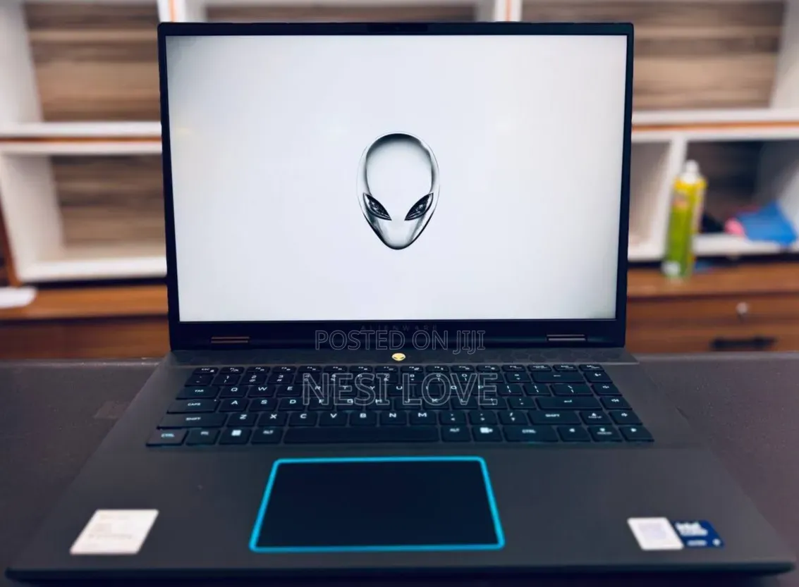 New Laptop Dell Allenware M15 R5 16GB Intel Core Ultra 9 SSD 1T