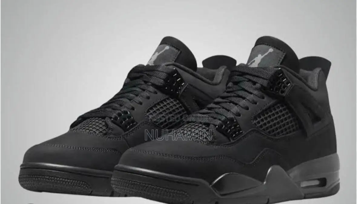Black Cat Jordan 4