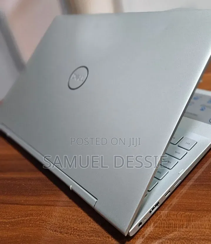 New Laptop Dell Inspiron 15 8GB Intel Core i5 SSD 256GB