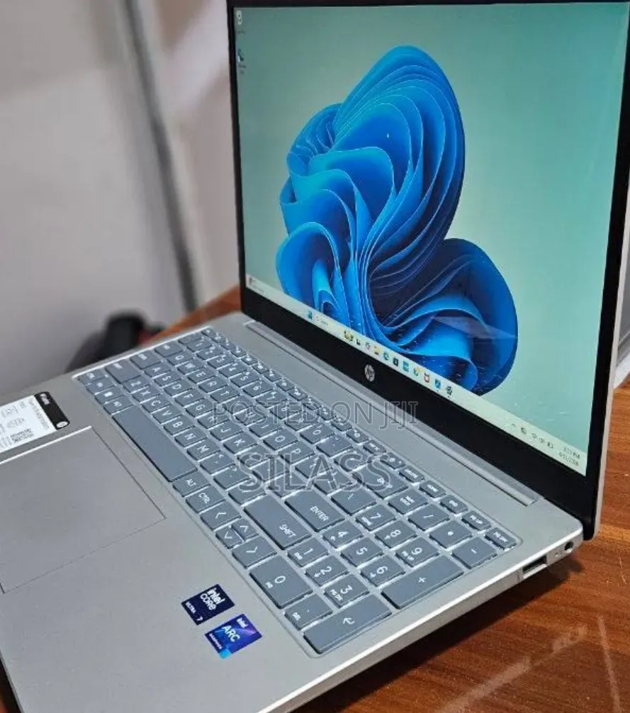 New Laptop HP Pavilion 15 16GB Intel Core Ultra 7 SSD 1T