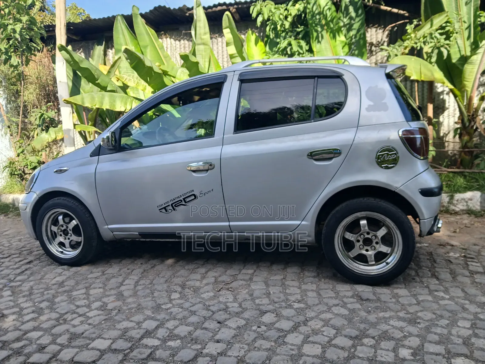 Toyota Vitz 2004 Silver