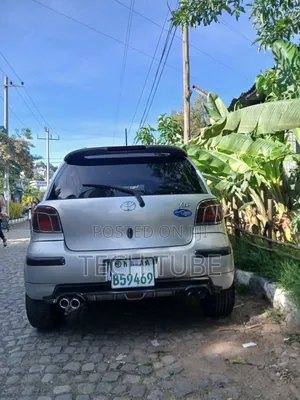Toyota Vitz 2004 Silver