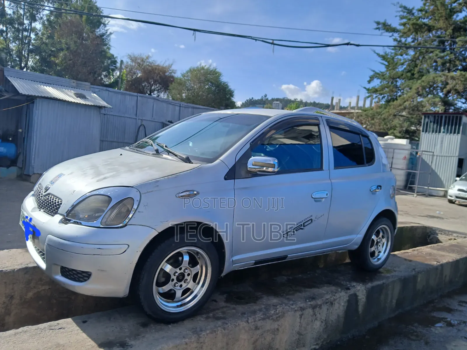 Toyota Vitz 2004 Silver