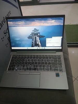 New Laptop HP ZBook Firefly 14 G7 8GB Intel Core i5 SSD 512GB
