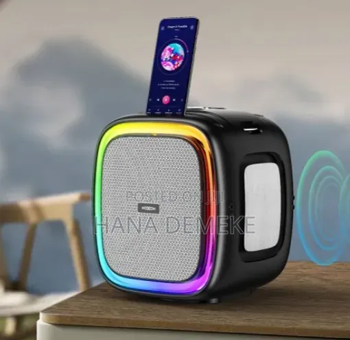 Maxom Speaker
