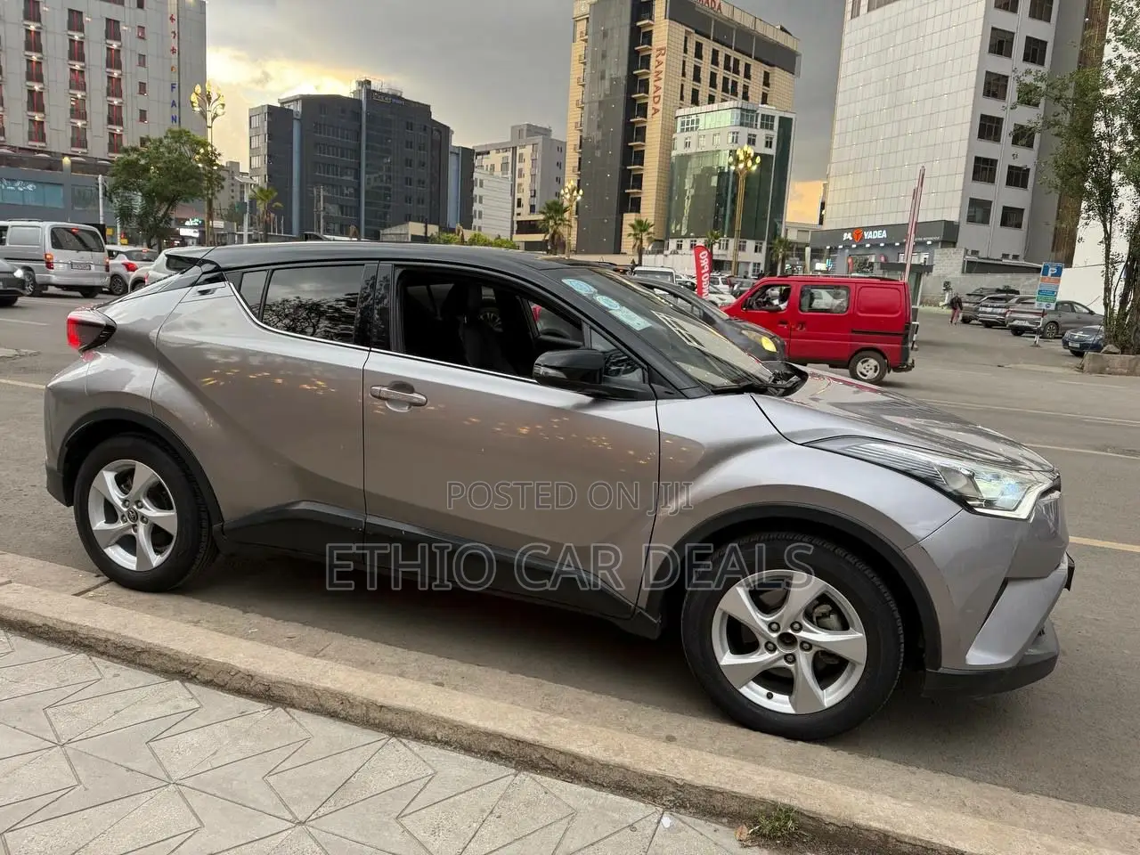 Toyota C-HR 2020 Gold