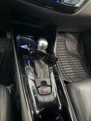 Toyota C-HR 2020 Gold