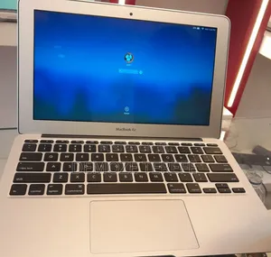 New Laptop Apple MacBook Pro 2015 8GB Intel Core i5 SSD 128GB