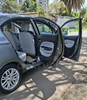 Mitsubishi Attrage 2021 Gray