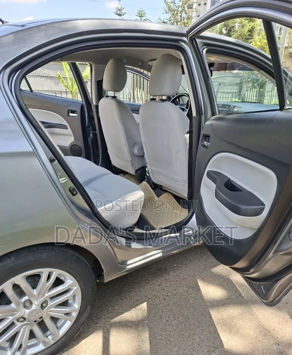 Mitsubishi Attrage 2021 Gray