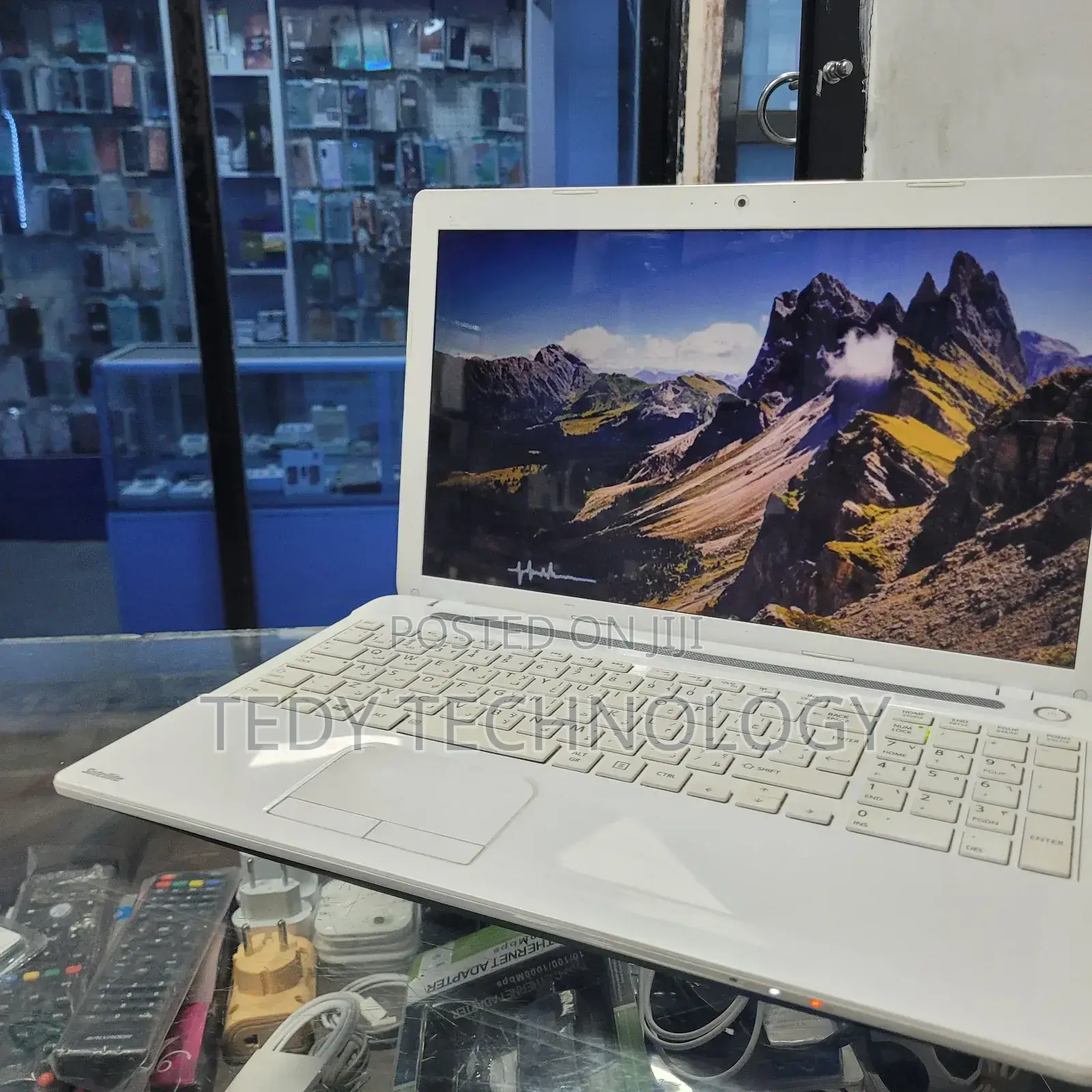 New Laptop Toshiba Satellite C55 8GB Intel Core i3 HDD 1T