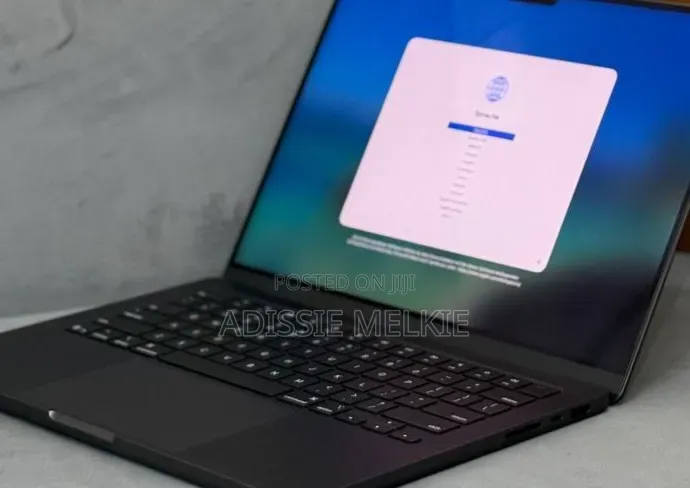 New Laptop Apple MacBook Pro 2025 M5 14-inch 8GB Apple M5 Pro SSD 512GB