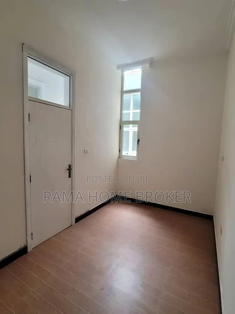 Furnished 2bdrm Villa in ሰሚት አካባቢ, Yeka for sale