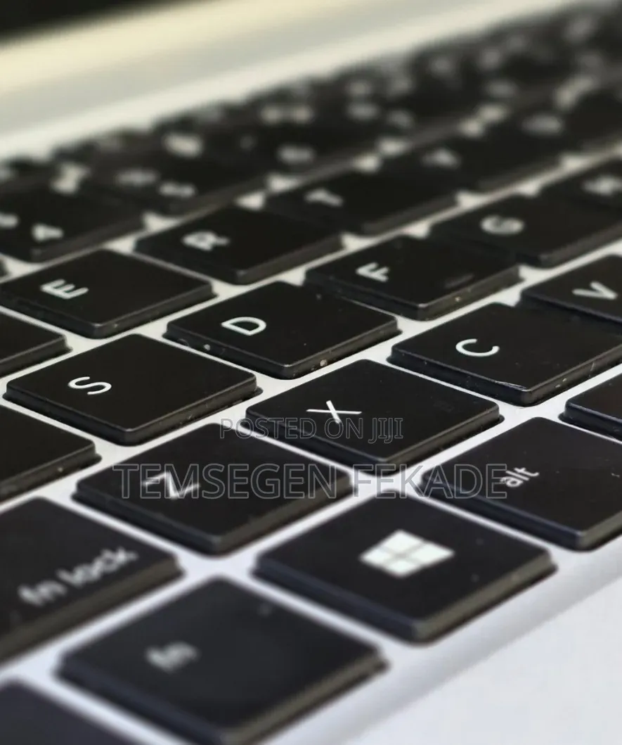 New Laptop HP EliteBook x360 1030 G4 16GB Intel Core i5 SSD 512GB