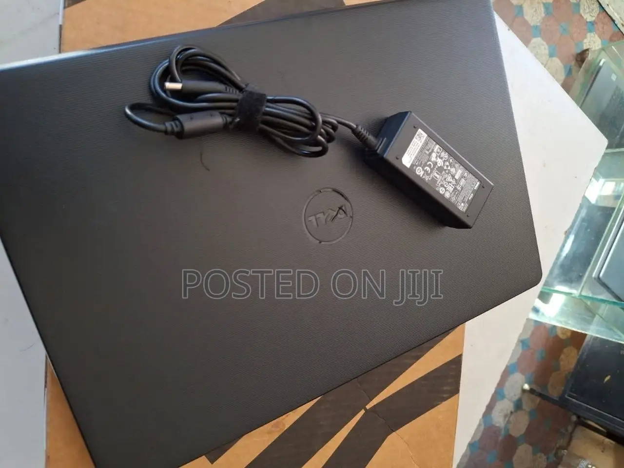 New Laptop Dell Vostro 3000 8GB Intel Core i5 HDD 1T