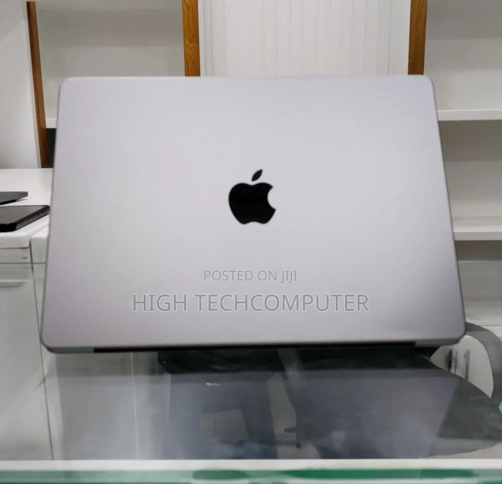 New Laptop Apple MacBook Pro M1 16GB Apple M1 Pro SSD 512GB