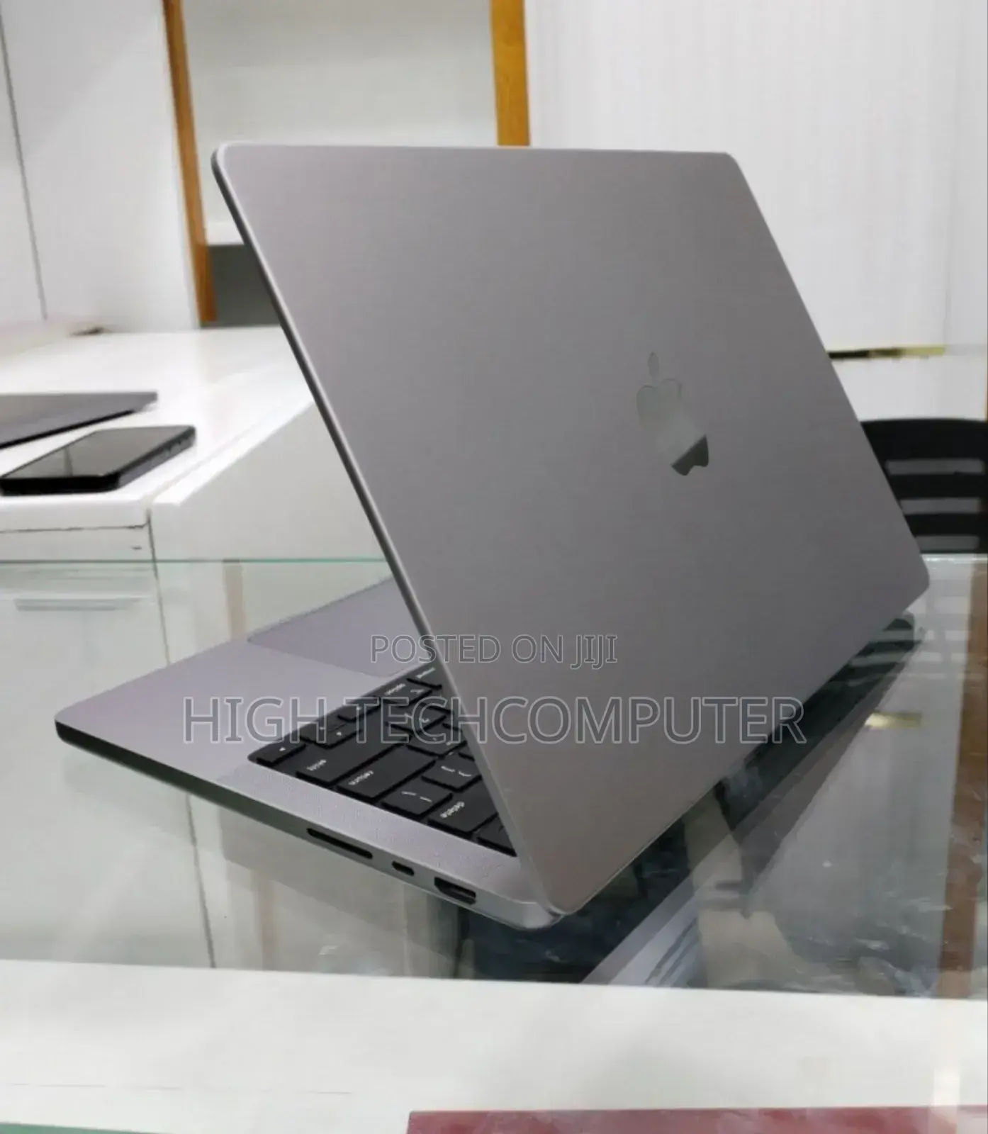 New Laptop Apple MacBook Pro M1 16GB Apple M1 Pro SSD 512GB