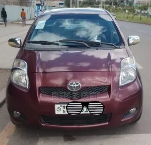 Toyota Yaris 2010 Burgundy