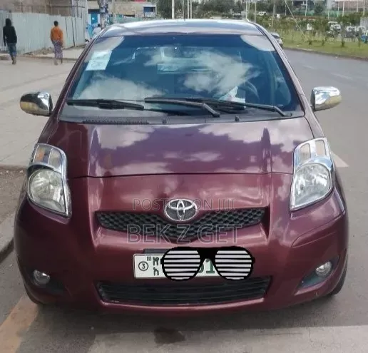 Toyota Yaris 2010 Burgundy