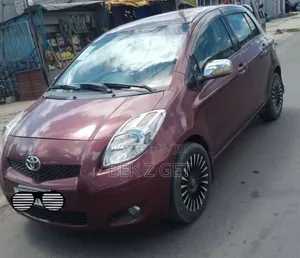 Toyota Yaris 2010 Burgundy