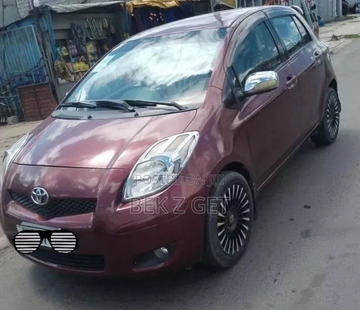 Toyota Yaris 2010 Burgundy