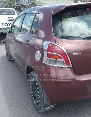 Toyota Yaris 2010 Burgundy