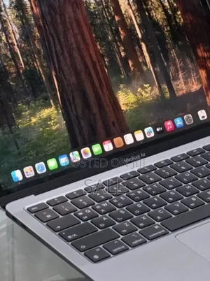 New Laptop Apple MacBook Pro M1 16GB Apple M1 SSD 256GB