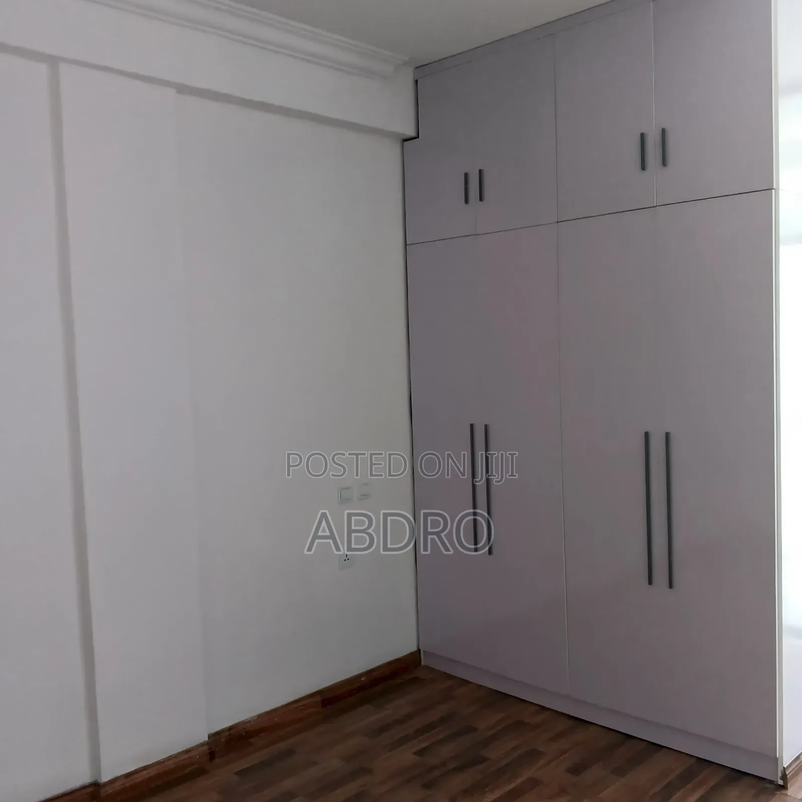 3bdrm Apartment in Metro, Bole for sale