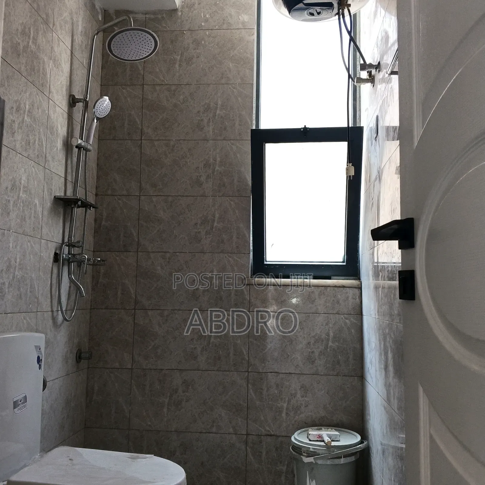 3bdrm Apartment in Metro, Bole for sale